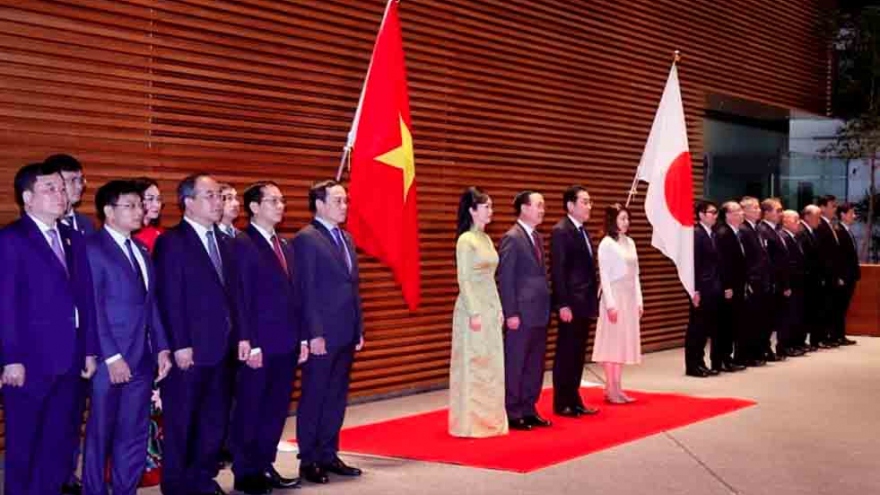 Japanese PM warmly welcomes Vietnamese President on official visit